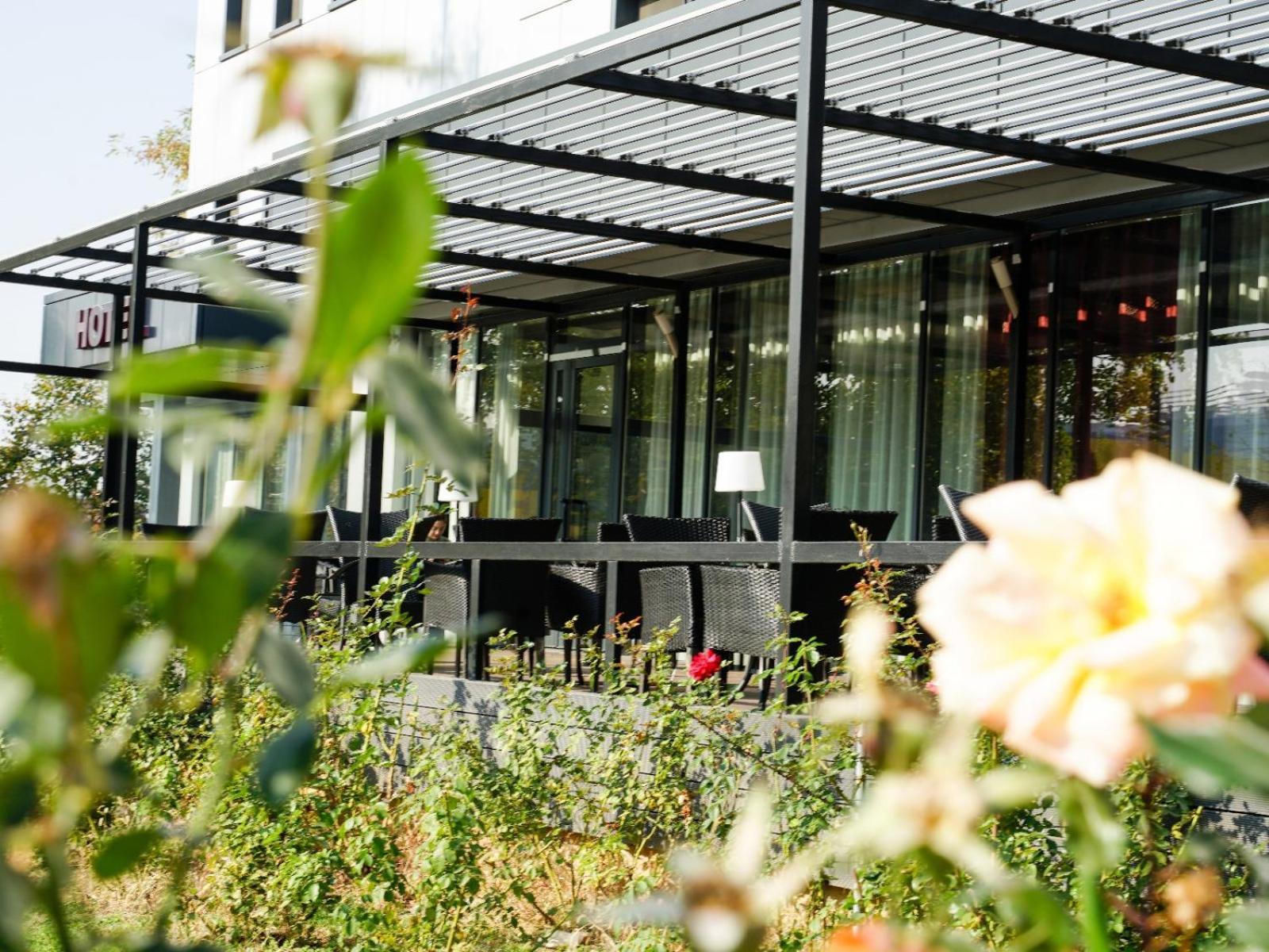 Hotel Criss บูคาเรสต์ ภายนอก รูปภาพ