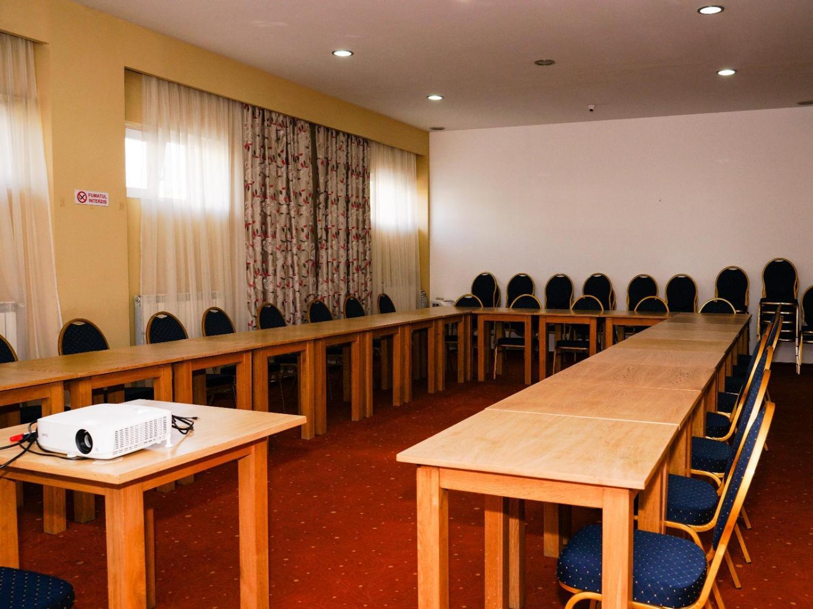 Hotel Criss บูคาเรสต์ ภายนอก รูปภาพ