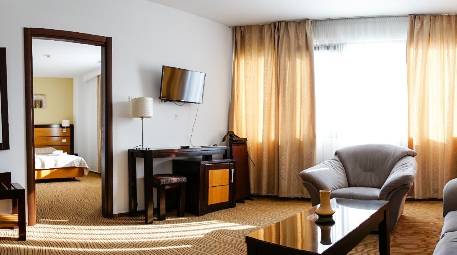 Hotel Criss บูคาเรสต์ ภายนอก รูปภาพ